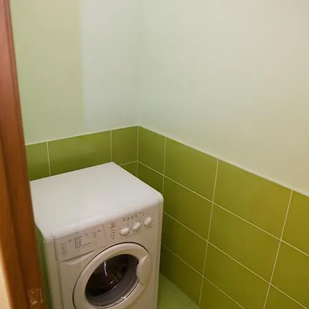 Apartment In 2 Min From Poznyaky Metro Station Kyiv Exterior photo