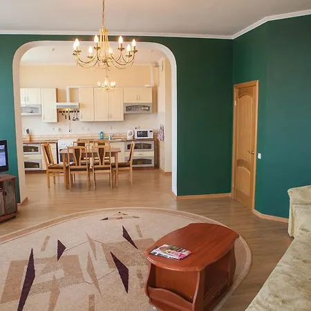 Apartment In 2 Min From Poznyaky Metro Station Kyiv Exterior photo