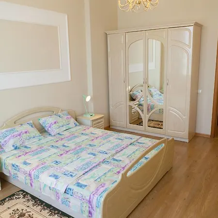 Apartment In 2 Min From Poznyaky Metro Station Kyiv Exterior photo
