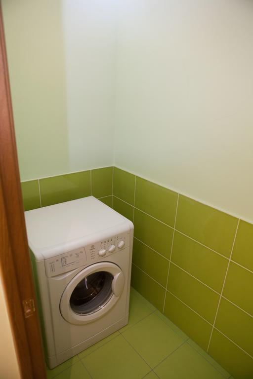 Apartment In 2 Min From Poznyaky Metro Station Kyiv