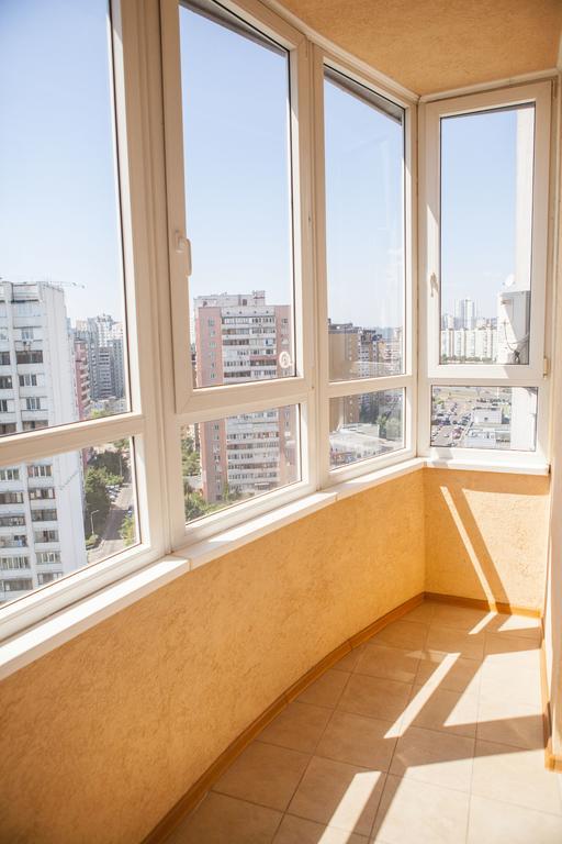 In 2 Min From Poznyaky Metro Station Apartment Kyiv