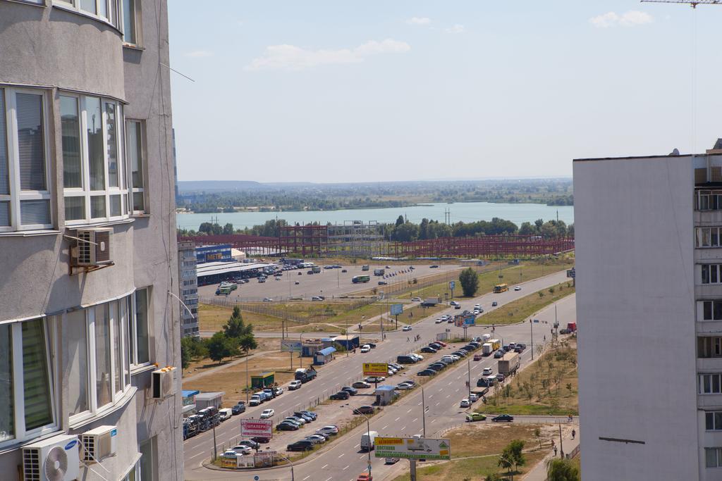 In 2 Min From Poznyaky Metro Station