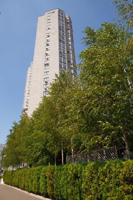 Apartment In 2 Min From Poznyaky Metro Station *